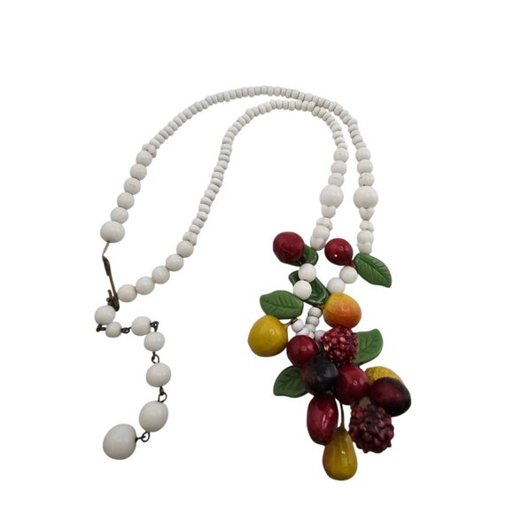 Amazing Vintage Milk Glass And Wooden Fruit Necklace (A8754) - Picture 2 of 6